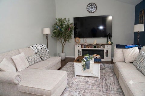Tiny photo for 9406 N Oak Avenue, Des Plaines, IL 60016 (MLS # 12754256)