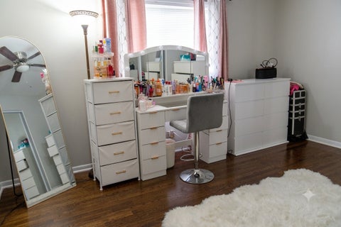 Tiny photo for 9406 N Oak Avenue, Des Plaines, IL 60016 (MLS # 12754256)