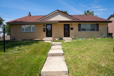 Photo of 9406 N Oak Avenue, Des Plaines, IL 60016 (MLS # 12754256)