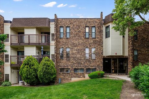 2151 COUNTRY CLUB Drive 6 Woodridge IL 60517