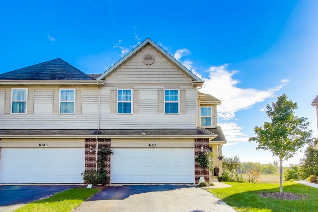 Photo for 662 Elizabeth Court, Romeoville, IL 60446 (MLS # 12497513)