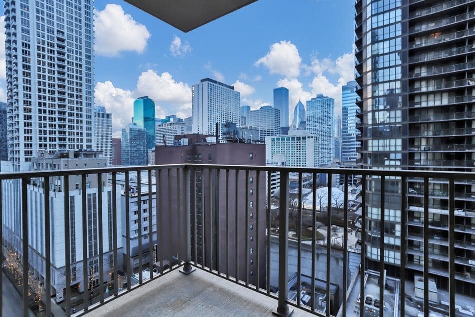 2 E Erie Street 1402