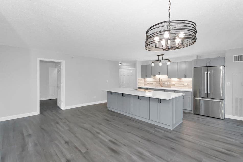 2 E Erie Street 1402