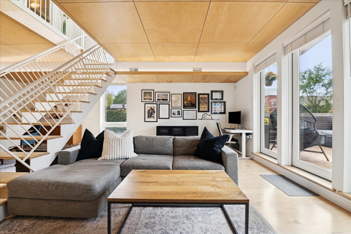 1915 N Damen Avenue A