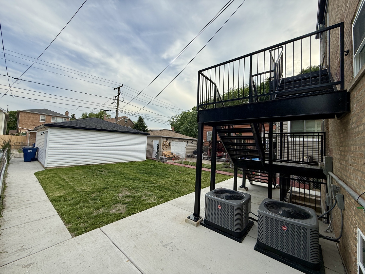 5329 W 30th Place
