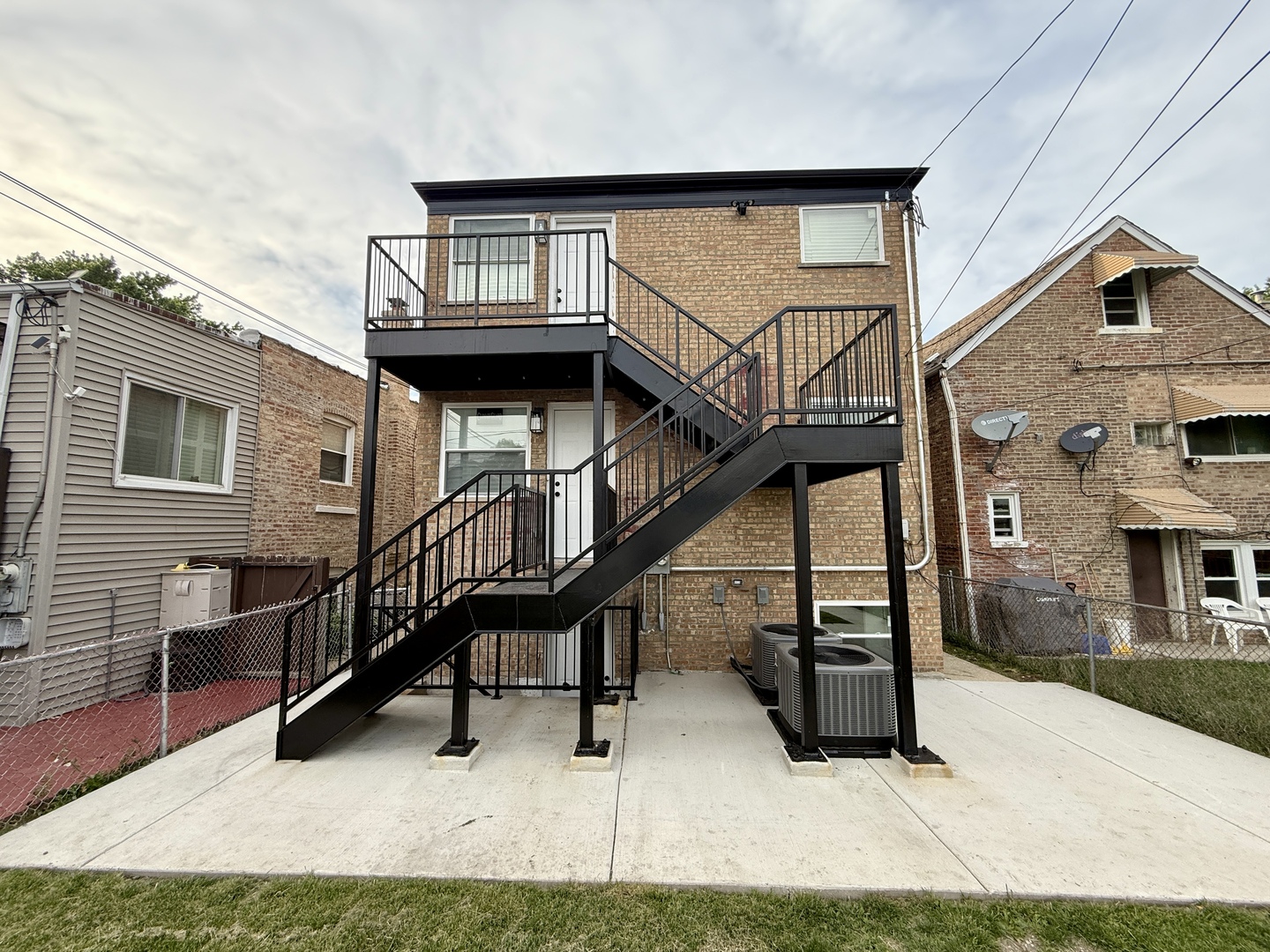 5329 W 30th Place