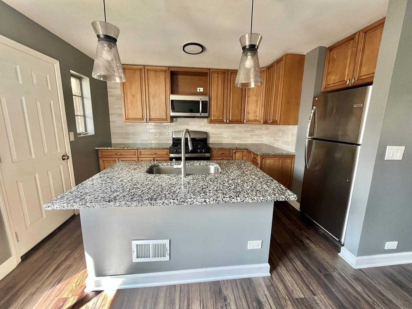 746 Walnut Street 2E