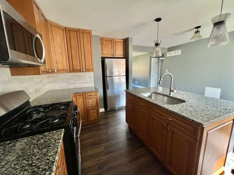 Tiny photo for 746 Walnut Street #2E, Waukegan, IL 60085 (MLS # 12619318)