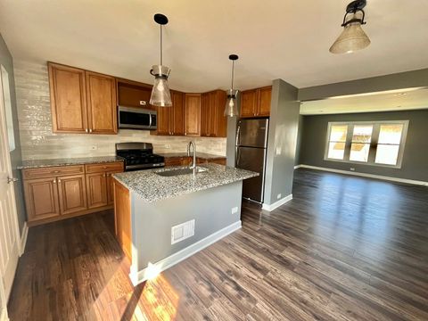 Tiny photo for 746 Walnut Street #2E, Waukegan, IL 60085 (MLS # 12619318)