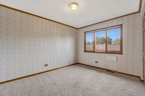 Tiny photo for 823 N Harrow Court, Addison, IL 60101 (MLS # 12499115)