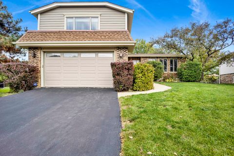 Tiny photo for 823 N Harrow Court, Addison, IL 60101 (MLS # 12499115)