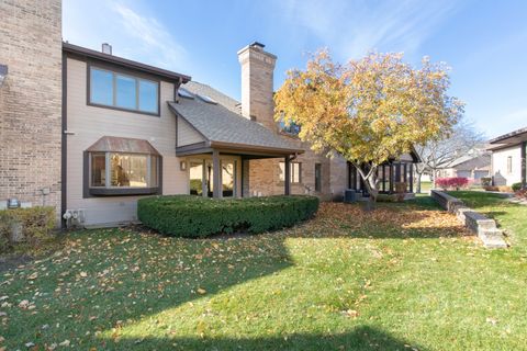 Tiny photo for 1711 Pebble Beach Court, Hoffman Estates, IL 60169 (MLS # 12494671)