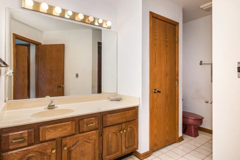 Tiny photo for 1711 Pebble Beach Court, Hoffman Estates, IL 60169 (MLS # 12494671)