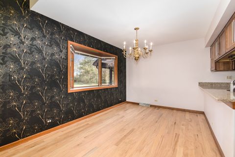 Tiny photo for 1711 Pebble Beach Court, Hoffman Estates, IL 60169 (MLS # 12494671)