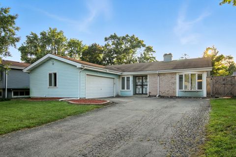 Photo of 227 Lexington Drive, Bolingbrook, IL 60440 (MLS # 12464078)