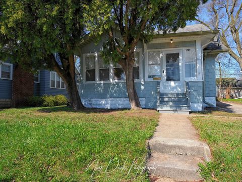 960 N Lewis Avenue Waukegan IL 60085