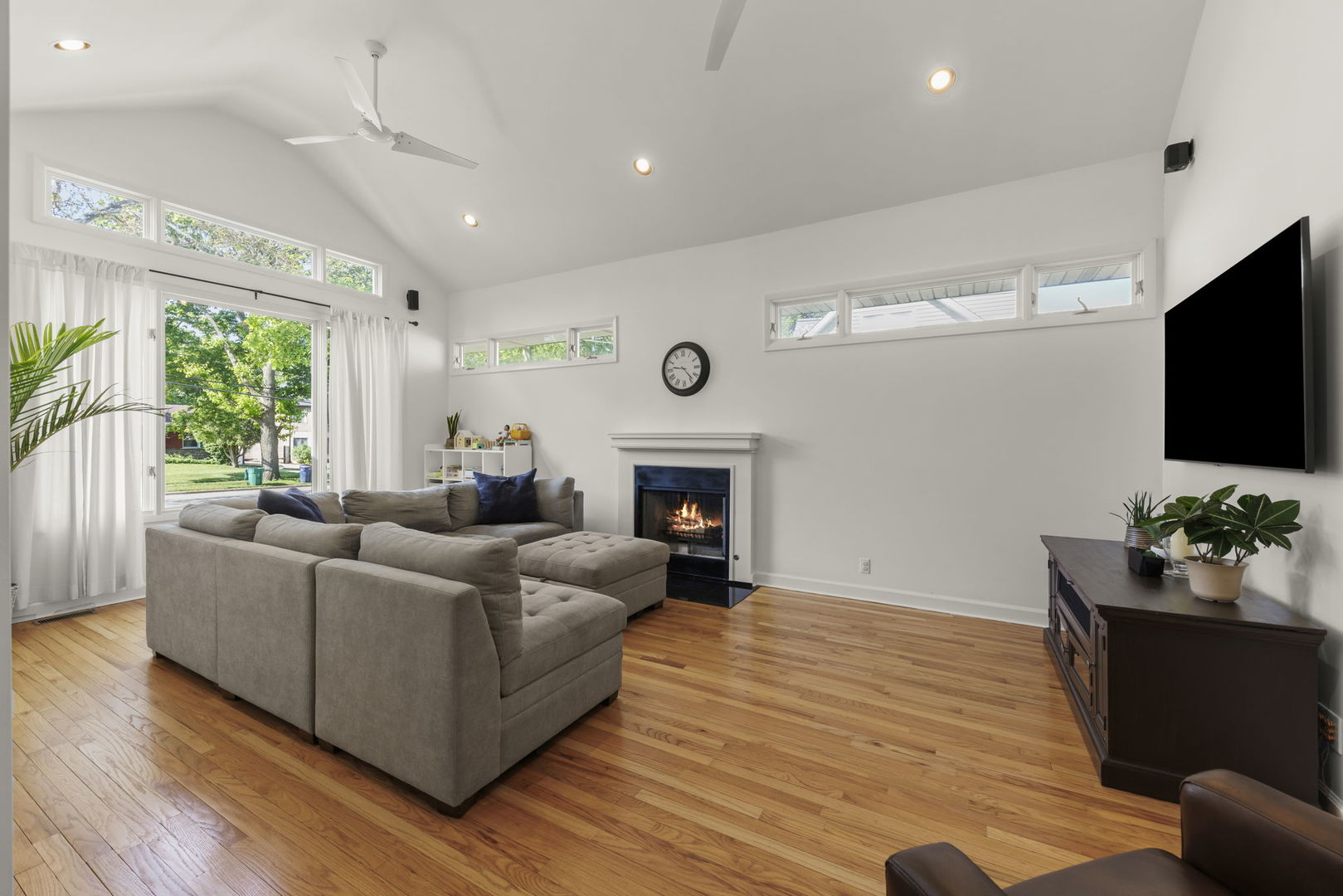 146 W Greenfield Avenue