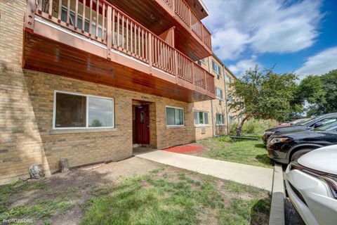 Tiny photo for 712 W DEMPSTER Street #FG10, Mount Prospect, IL 60056 (MLS # 12481984)