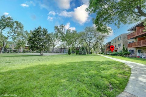 Tiny photo for 712 W DEMPSTER Street #FG10, Mount Prospect, IL 60056 (MLS # 12481984)