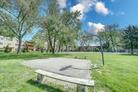 Tiny photo for 712 W DEMPSTER Street #FG10, Mount Prospect, IL 60056 (MLS # 12481984)