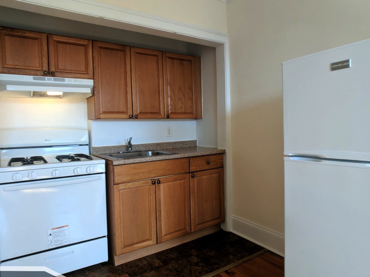 2737 N Spaulding Avenue 221