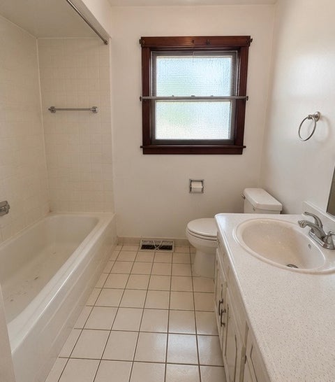 Tiny photo for 14644 Kenwood Avenue, Dolton, IL 60419 (MLS # 12689906)