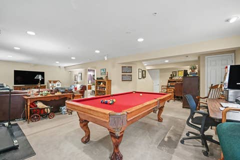 Tiny photo for 4 Lakebreeze Court, Lake Zurich, IL 60047 (MLS # 12710762)
