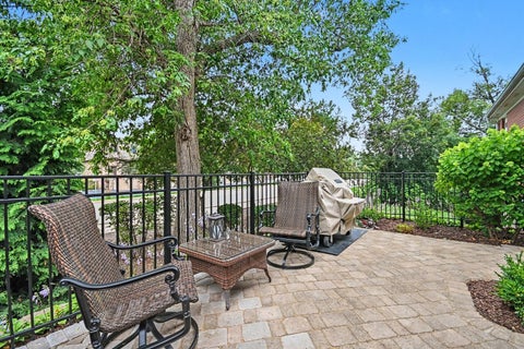 Tiny photo for 4 Lakebreeze Court, Lake Zurich, IL 60047 (MLS # 12710762)