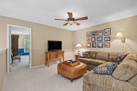 Tiny photo for 4 Lakebreeze Court, Lake Zurich, IL 60047 (MLS # 12710762)