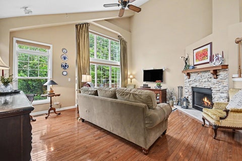 Tiny photo for 4 Lakebreeze Court, Lake Zurich, IL 60047 (MLS # 12710762)