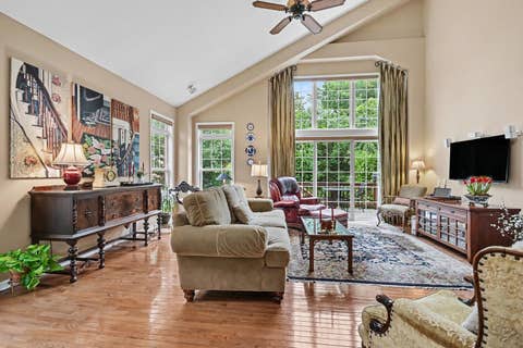 Tiny photo for 4 Lakebreeze Court, Lake Zurich, IL 60047 (MLS # 12710762)