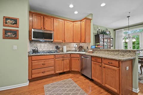Tiny photo for 4 Lakebreeze Court, Lake Zurich, IL 60047 (MLS # 12710762)