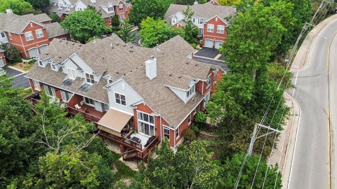 Tiny photo for 4 Lakebreeze Court, Lake Zurich, IL 60047 (MLS # 12710762)