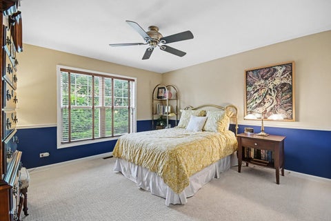Tiny photo for 4 Lakebreeze Court, Lake Zurich, IL 60047 (MLS # 12710762)