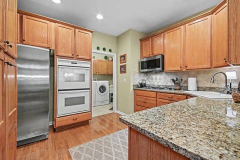 Tiny photo for 4 Lakebreeze Court, Lake Zurich, IL 60047 (MLS # 12710762)