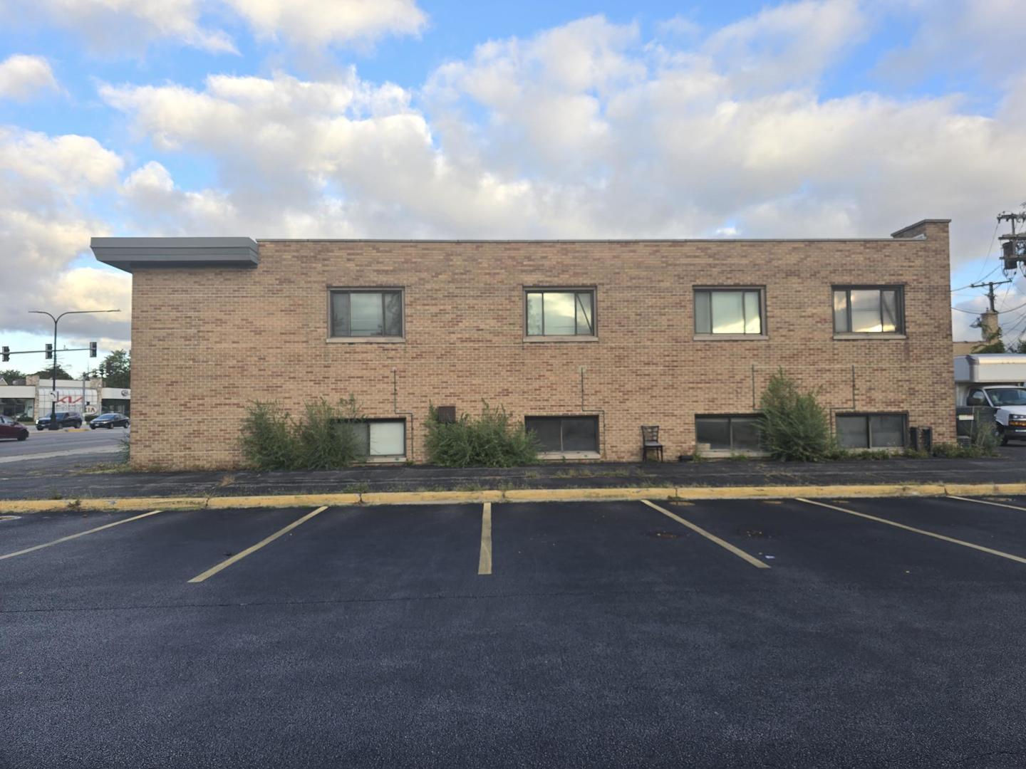 6731-6733 N Lincoln Avenue