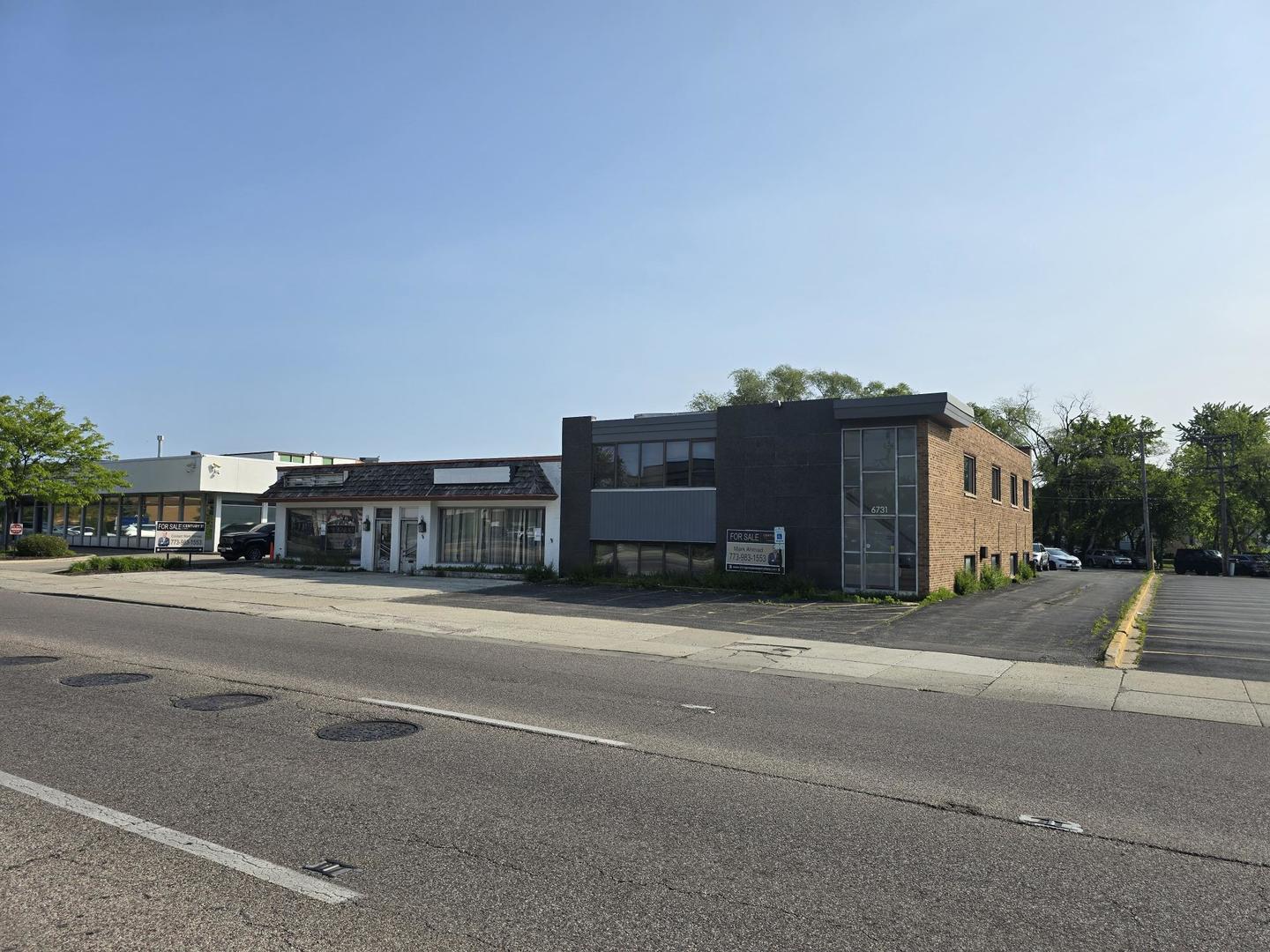 6731-6733 N Lincoln Avenue