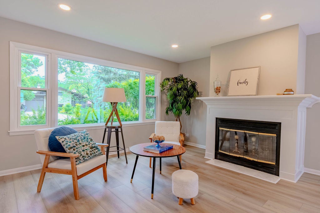 26 E Woodland Road