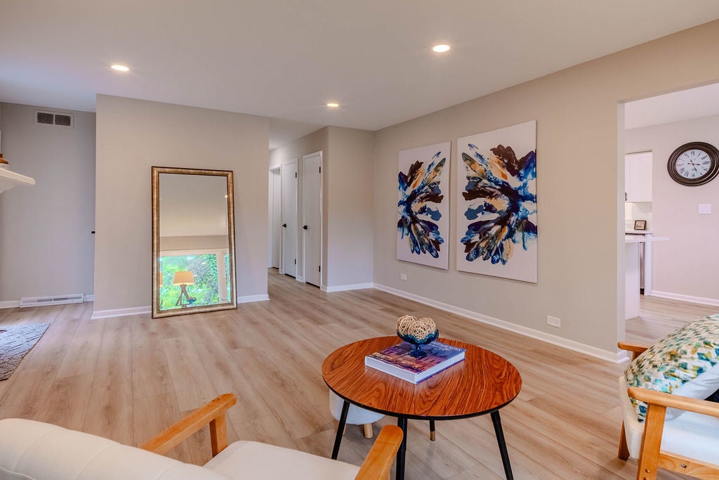 26 E Woodland Road