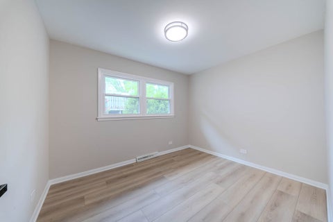 Tiny photo for 26 E Woodland Road, Lake Bluff, IL 60044 (MLS # 12722037)