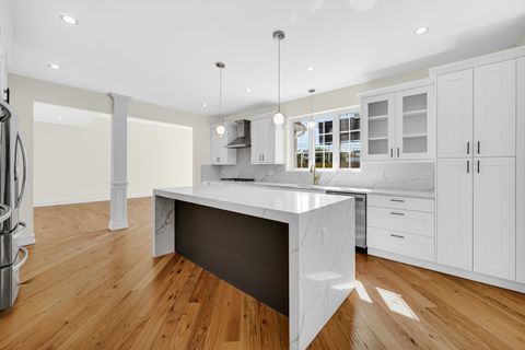 Tiny photo for 602 Glenshire Road, Glenview, IL 60025 (MLS # 12580839)