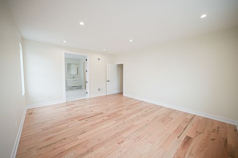 Tiny photo for 602 Glenshire Road, Glenview, IL 60025 (MLS # 12580839)