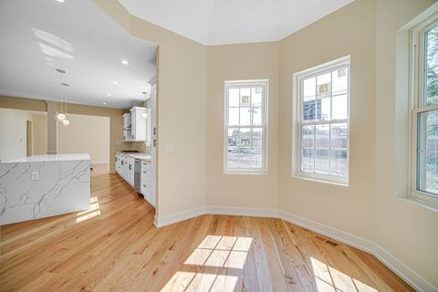 Tiny photo for 602 Glenshire Road, Glenview, IL 60025 (MLS # 12580839)