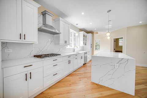 Tiny photo for 602 Glenshire Road, Glenview, IL 60025 (MLS # 12580839)