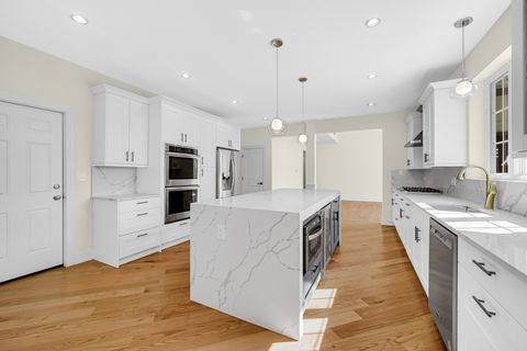 Tiny photo for 602 Glenshire Road, Glenview, IL 60025 (MLS # 12580839)