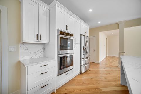 Tiny photo for 602 Glenshire Road, Glenview, IL 60025 (MLS # 12580839)