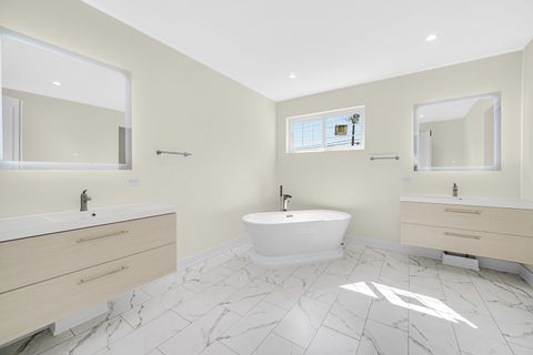 Tiny photo for 602 Glenshire Road, Glenview, IL 60025 (MLS # 12580839)