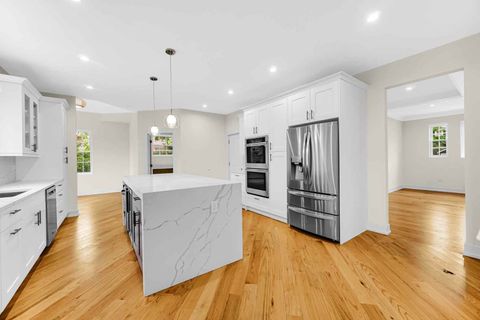 Tiny photo for 602 Glenshire Road, Glenview, IL 60025 (MLS # 12580839)