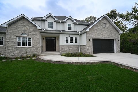 Tiny photo for 602 Glenshire Road, Glenview, IL 60025 (MLS # 12580839)