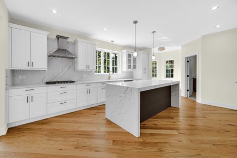 Tiny photo for 602 Glenshire Road, Glenview, IL 60025 (MLS # 12580839)